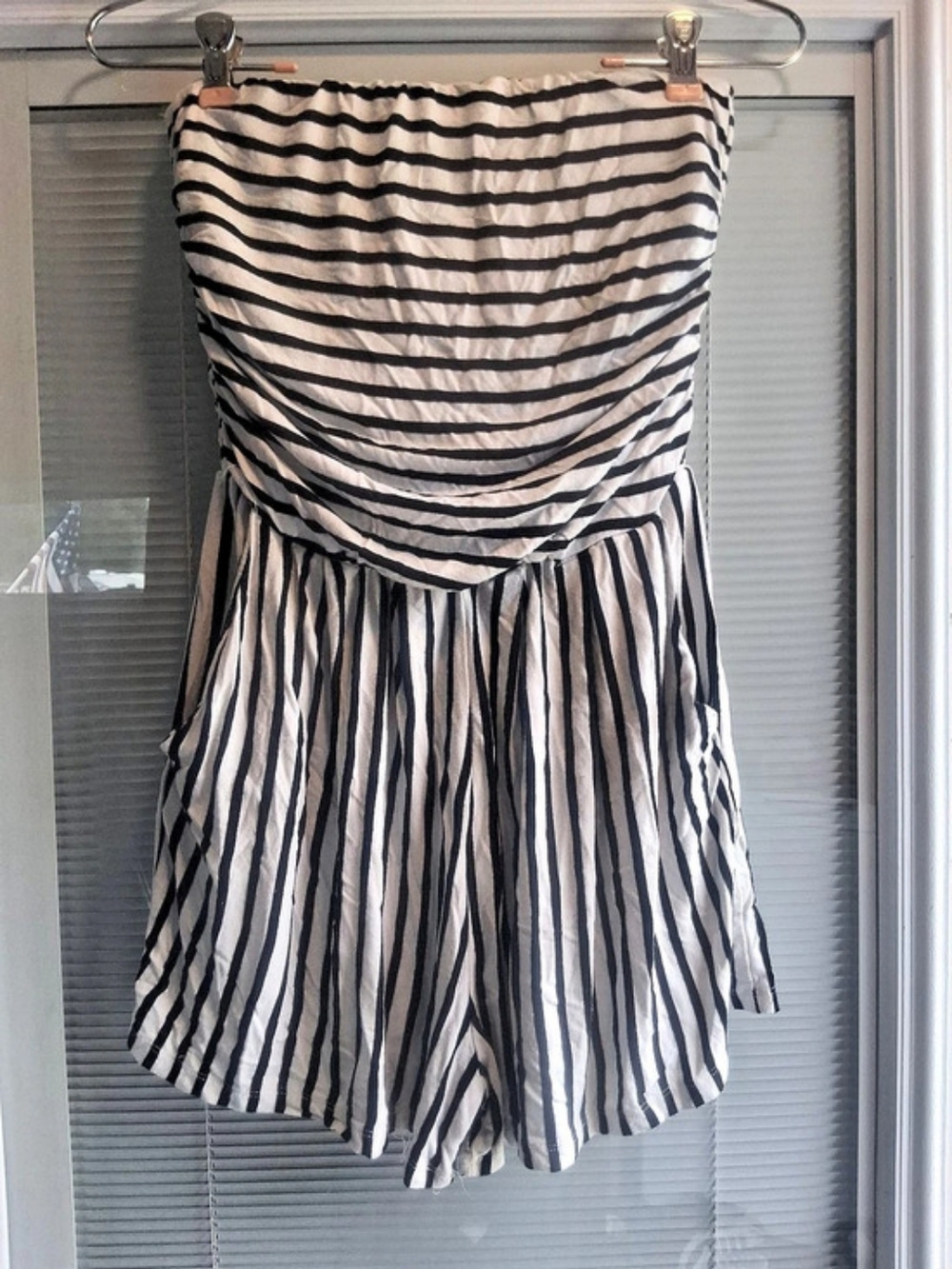 Heart Hips Striped Romper in Black & White Size Medium Like New